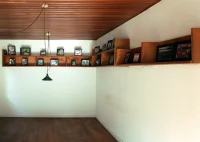 Drosophilia Komplex / Vater im alten Wohnzimmer / Installationsansicht Papierarbeiten